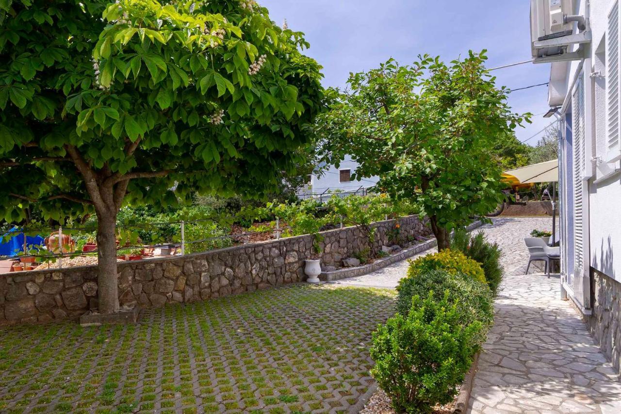 Apartments In Silo/Insel Krk 13443 Exterior photo